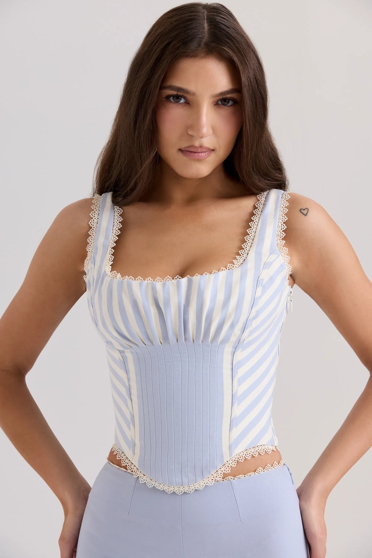 XS